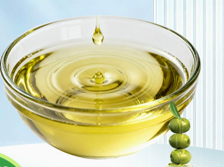 Goede prijs. Maagdelijke Olea Europaea Olijfolie CAS 8001-25-0 Koudgeperst Zuiver Antioxidant Rijk Huidverzorgingsingrediënt online